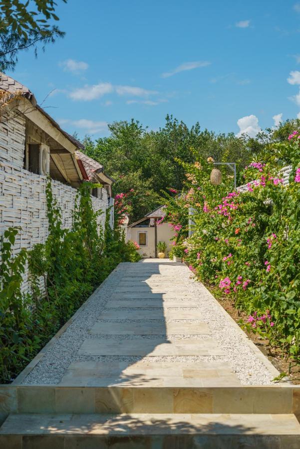 Ora Villas Gili Meno Exterior foto